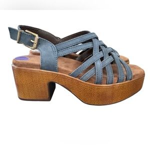 House of Harlow 1960 Georgia Platforms size 8.5